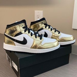 Kids Air Jordan size 4.5 youth